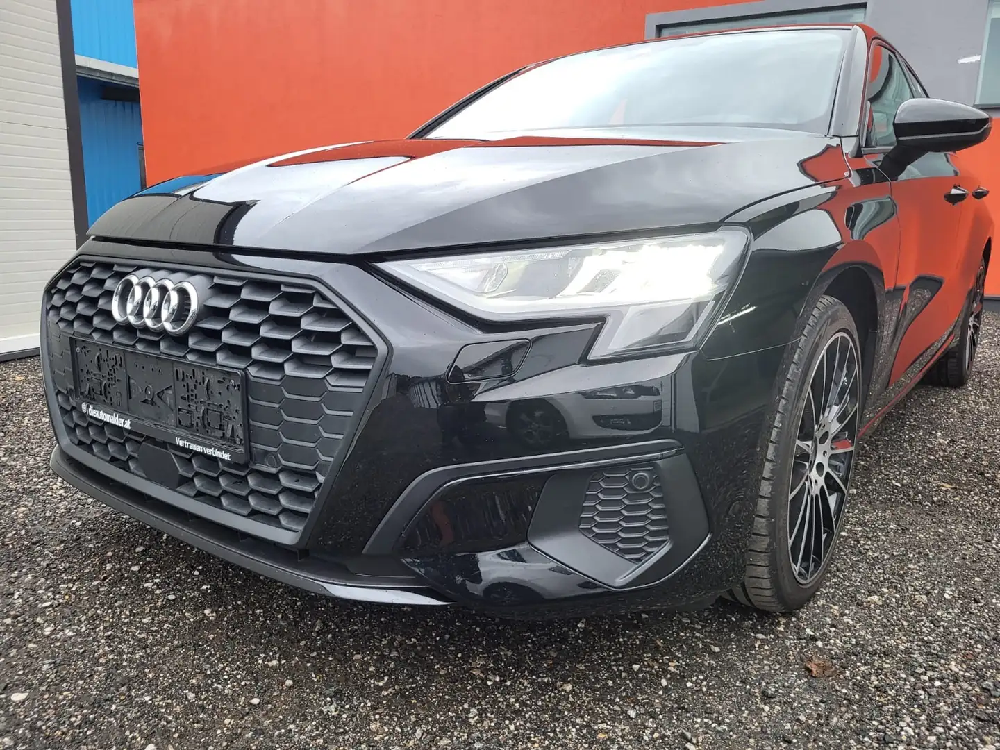 Audi A3 30 TFSI Aut. Schwarz - 1