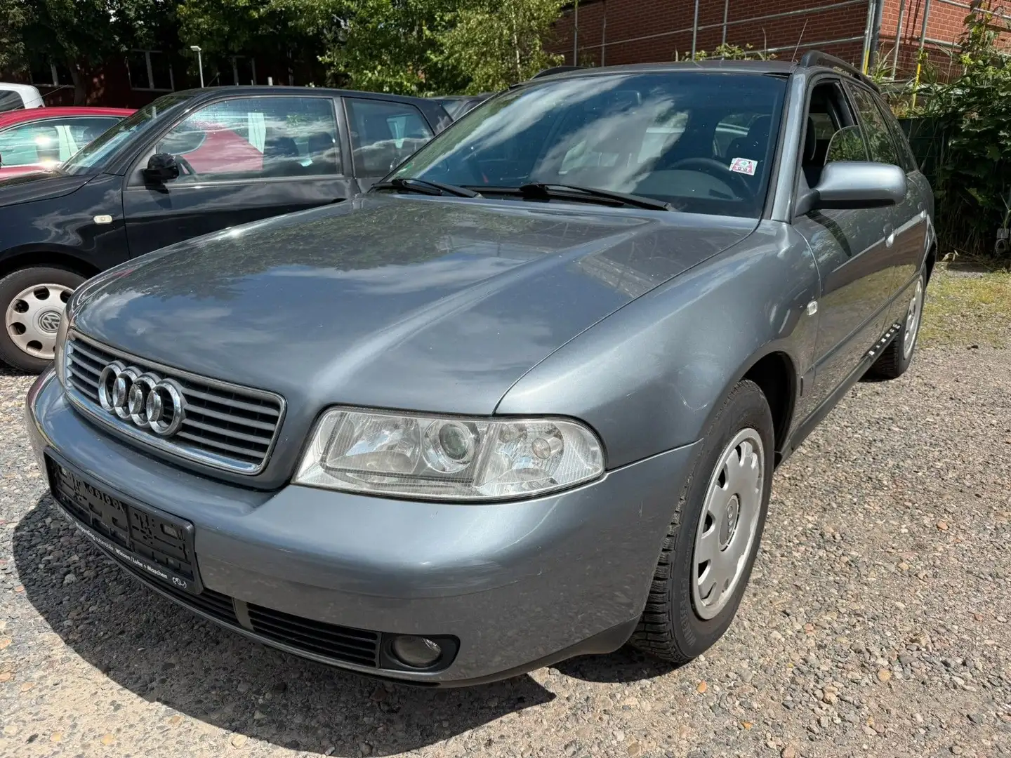 Audi A4 1.8 Avant Grau - 1