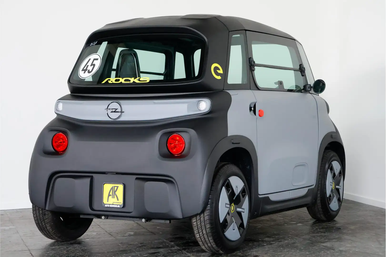 Opel Rocks-e 5.5 kWh Kargo / Direct leverbaar! / 75km WLTP Чорний - 2