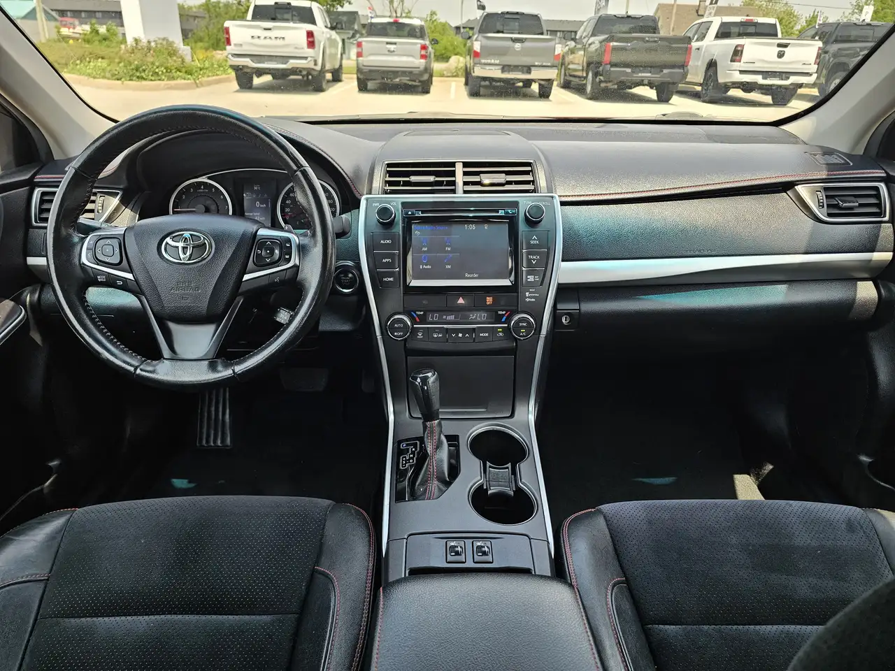 Toyota Camry снимка Toyota Camry