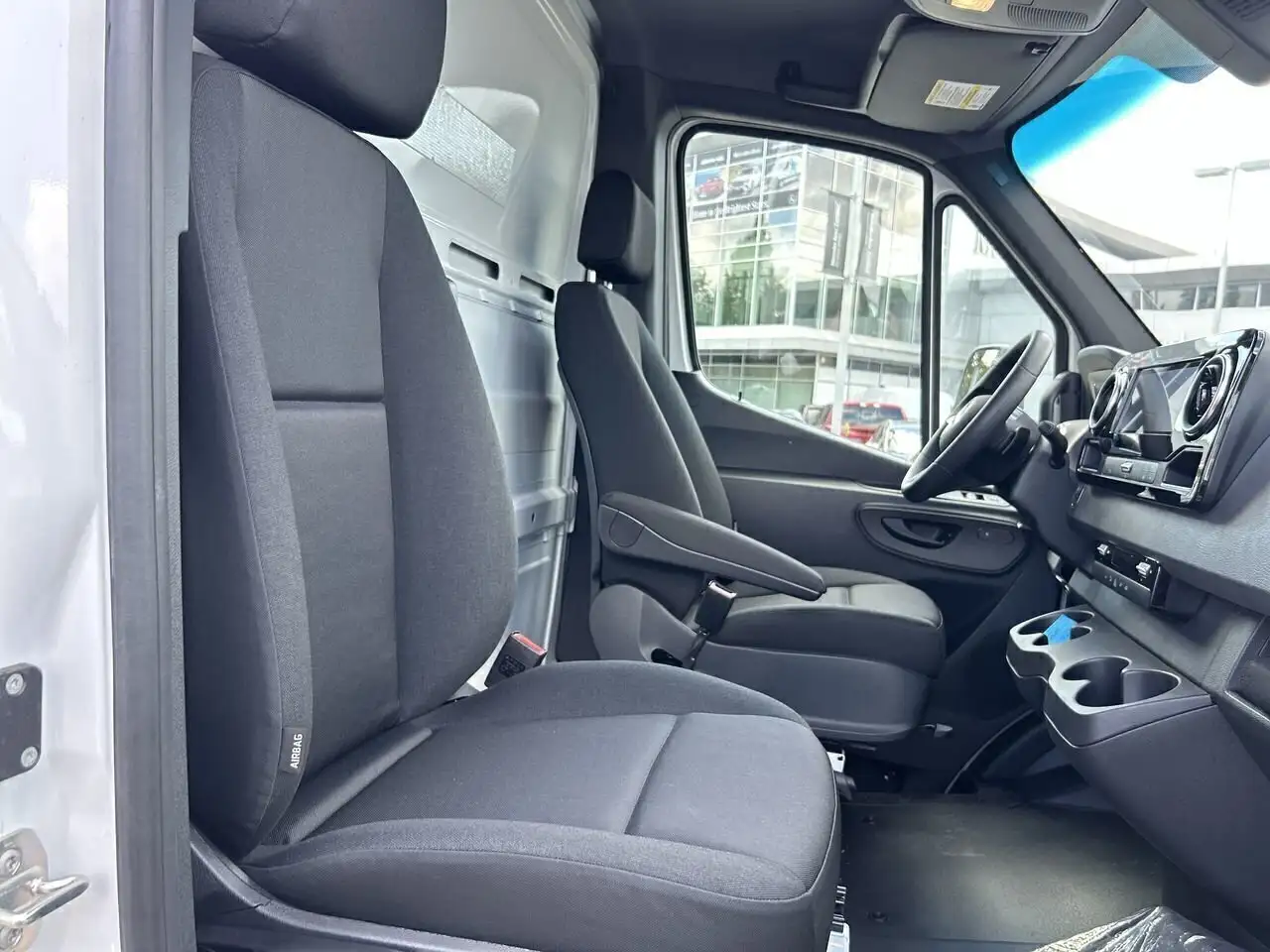 Mercedes-Benz Sprinter photo Mercedes-Benz Sprinter