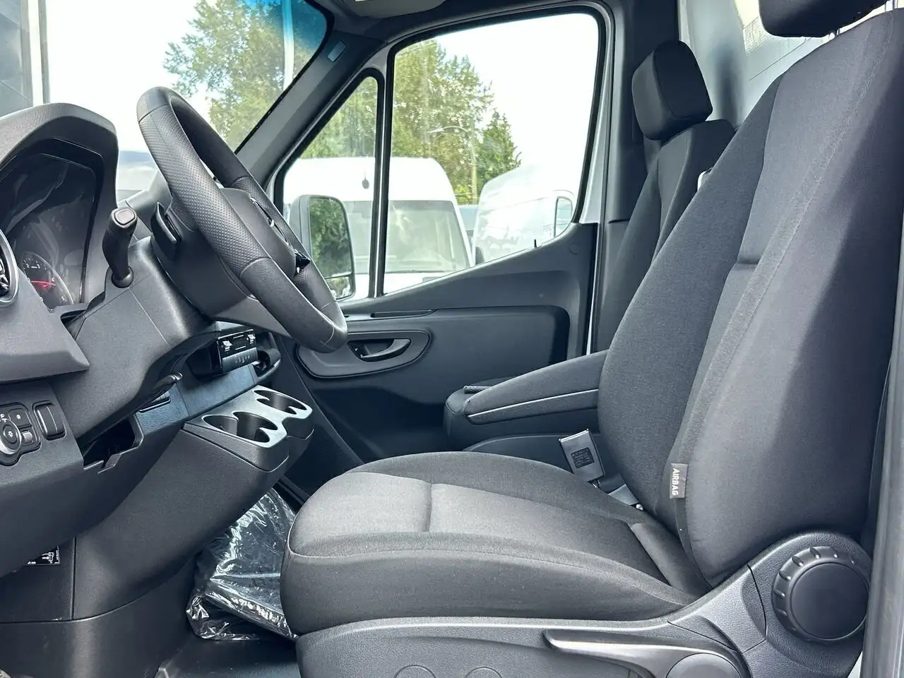 Mercedes-Benz Sprinter photo Mercedes-Benz Sprinter