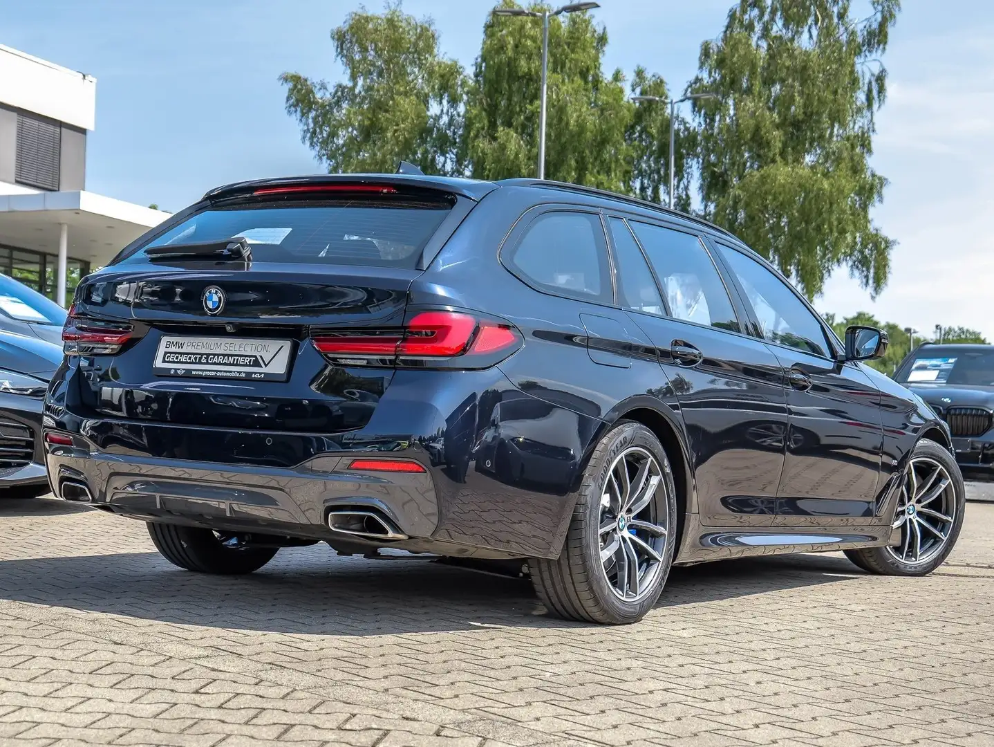 BMW 530 d xDrive Touring Schwarz - 2