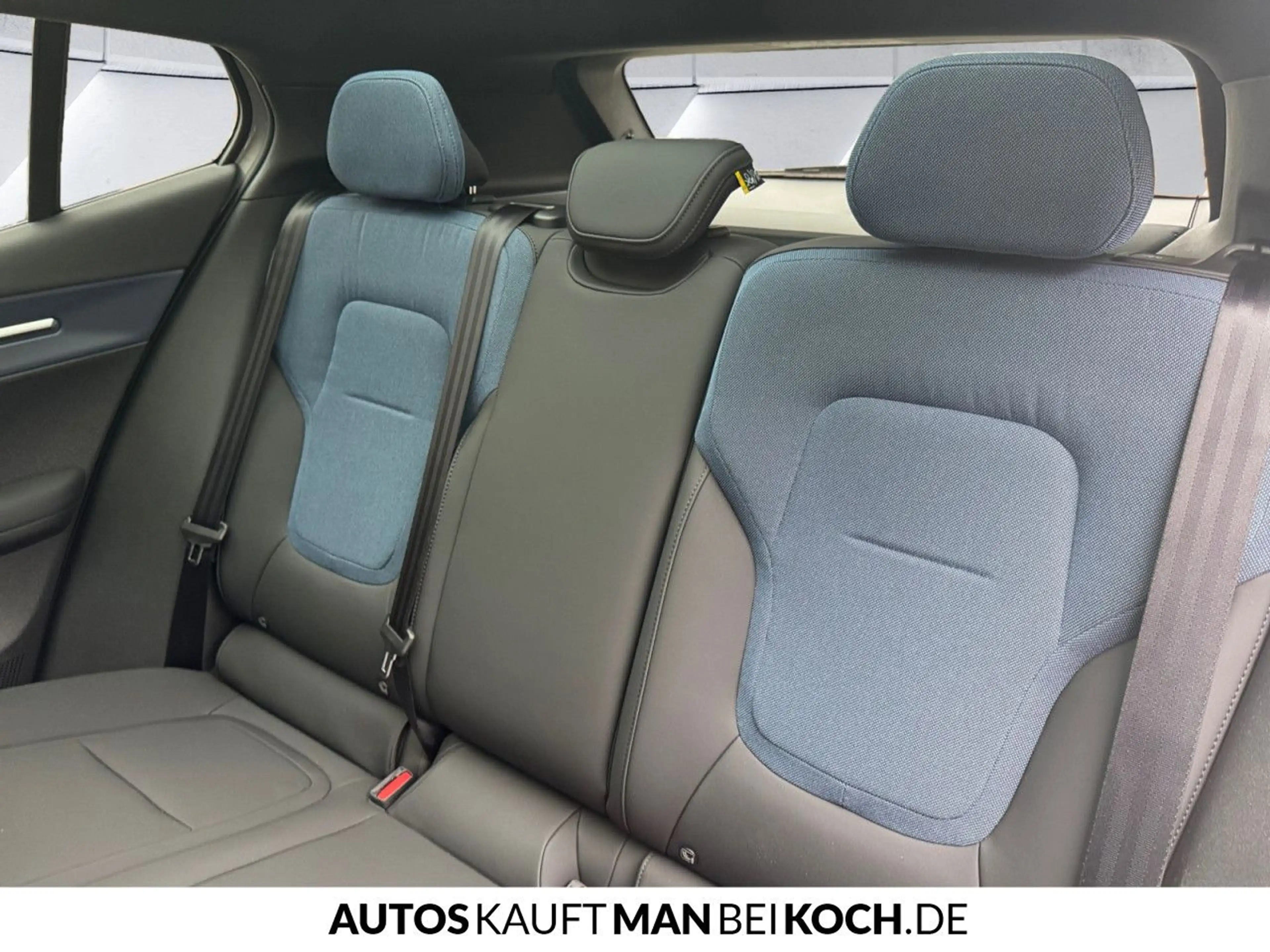 Volvo EX30 Twin Motor Performance AWD Ultra — photo 8
