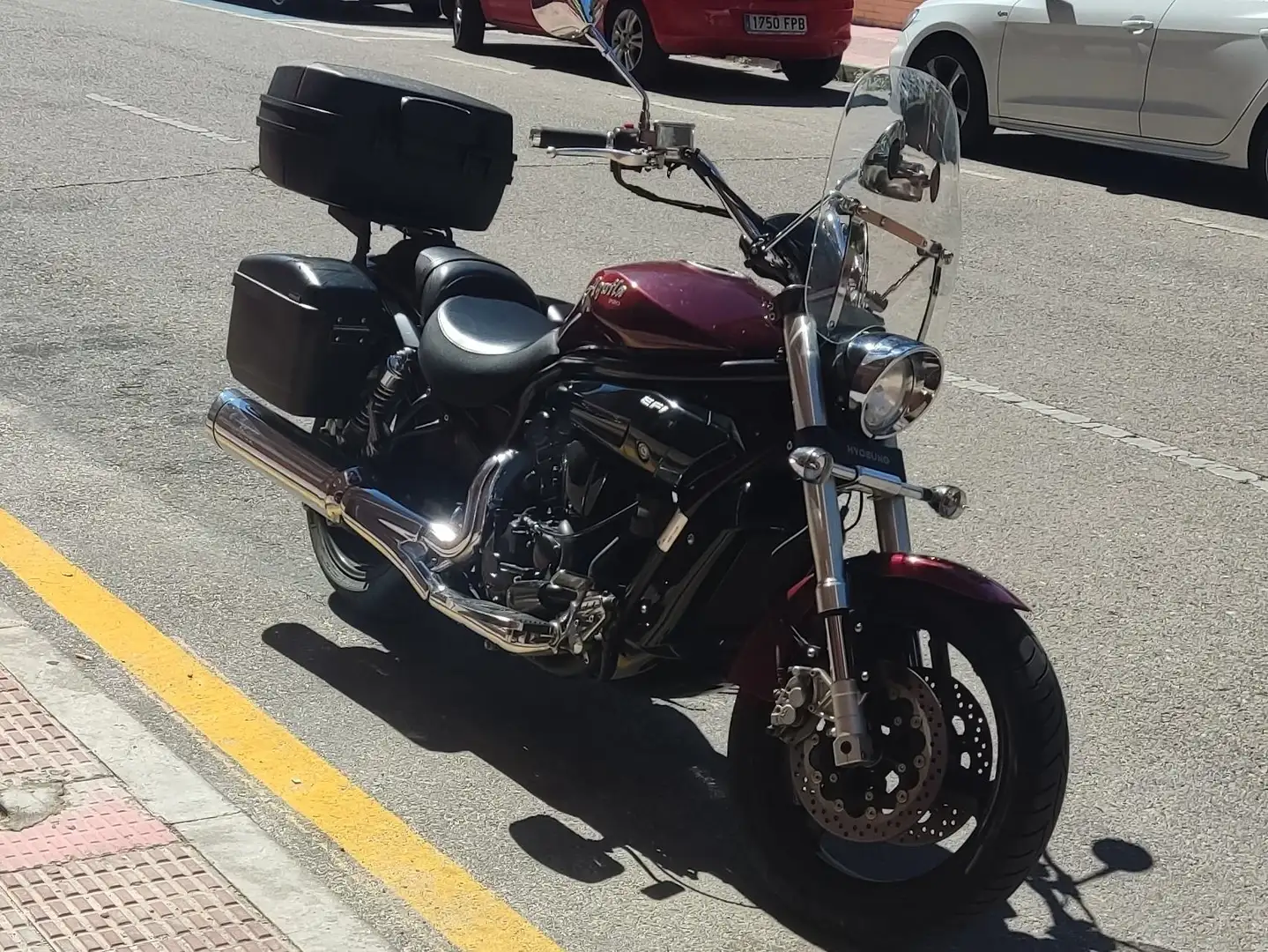 Hyosung Aquila 650 Aguila 650i pro del año 2017 solo 20.000 km - 2