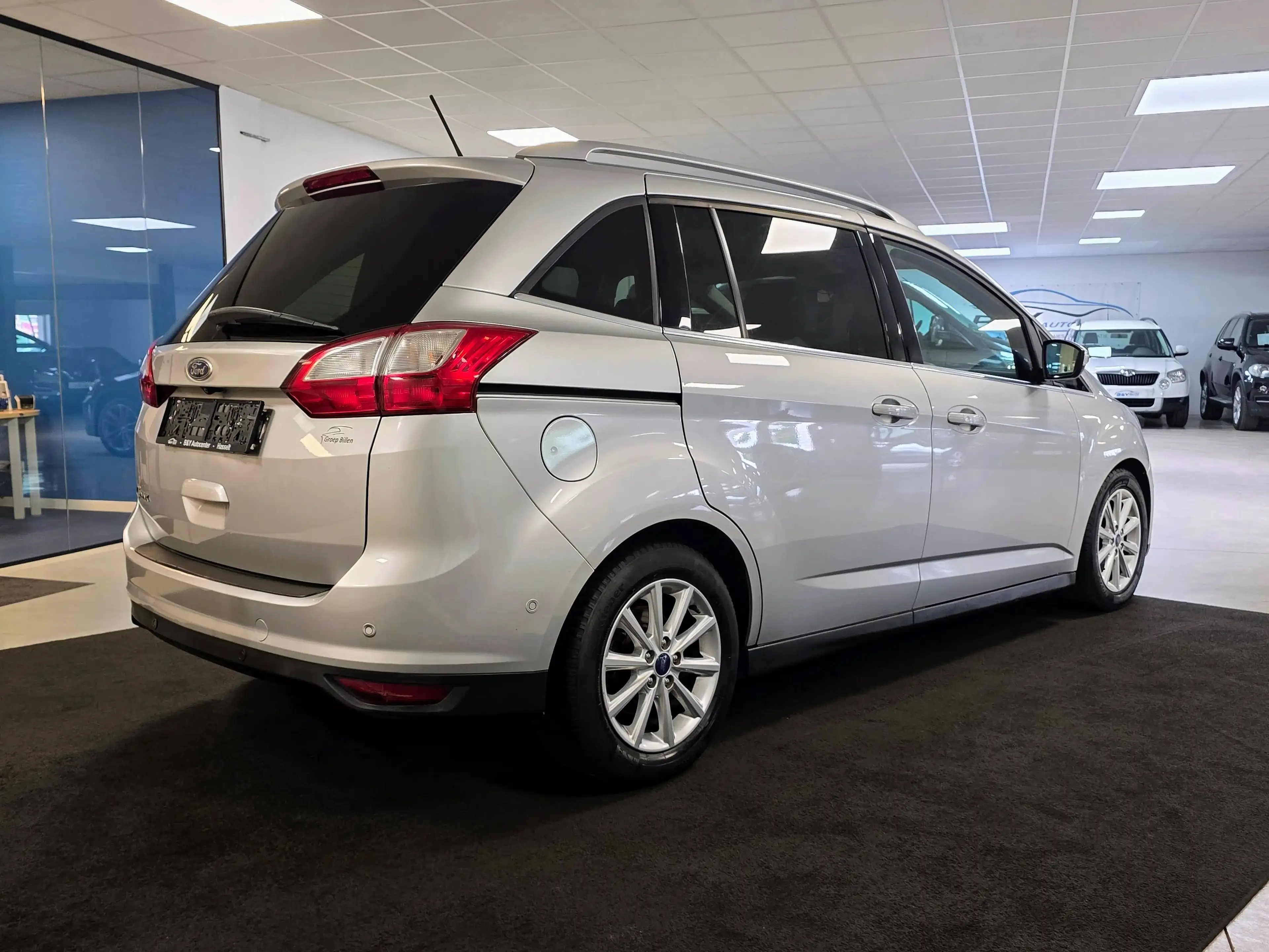 Ford Grand C-Max Grand C-Max 1.5 TDCi 7zit / Leder / Camera — photo 10