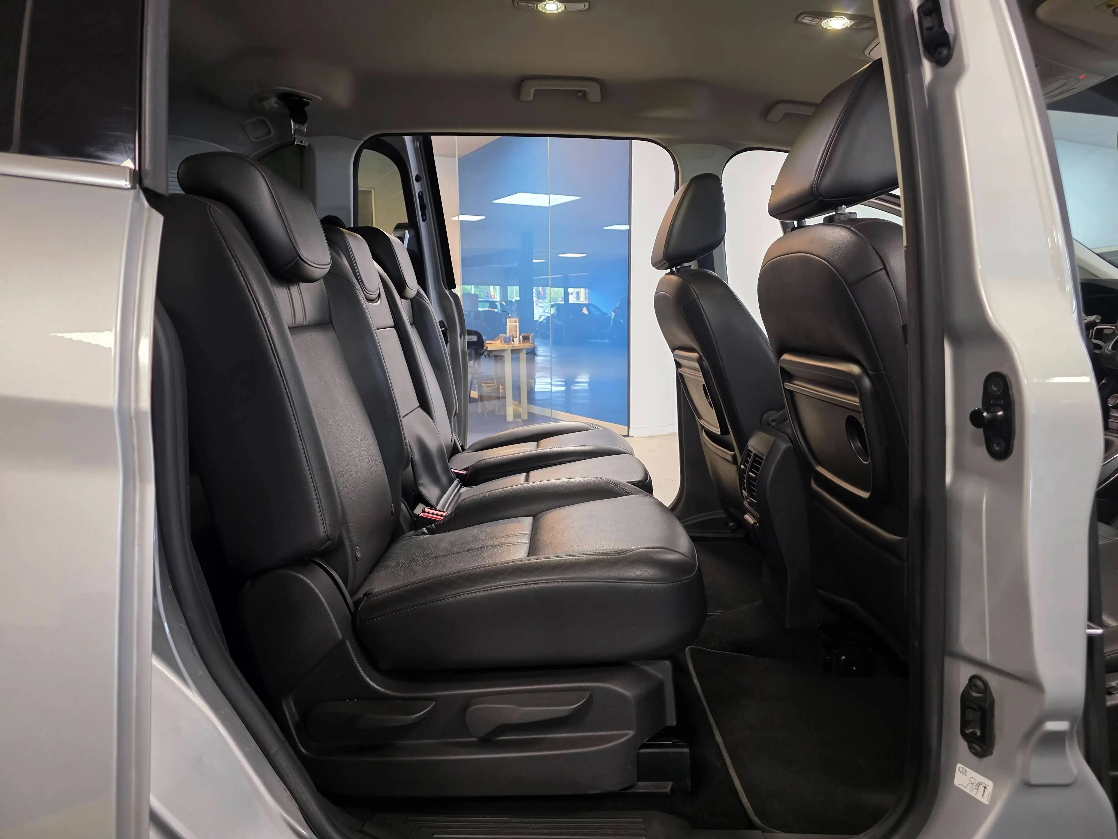 Ford Grand C-Max Grand C-Max 1.5 TDCi 7zit / Leder / Camera — photo 14