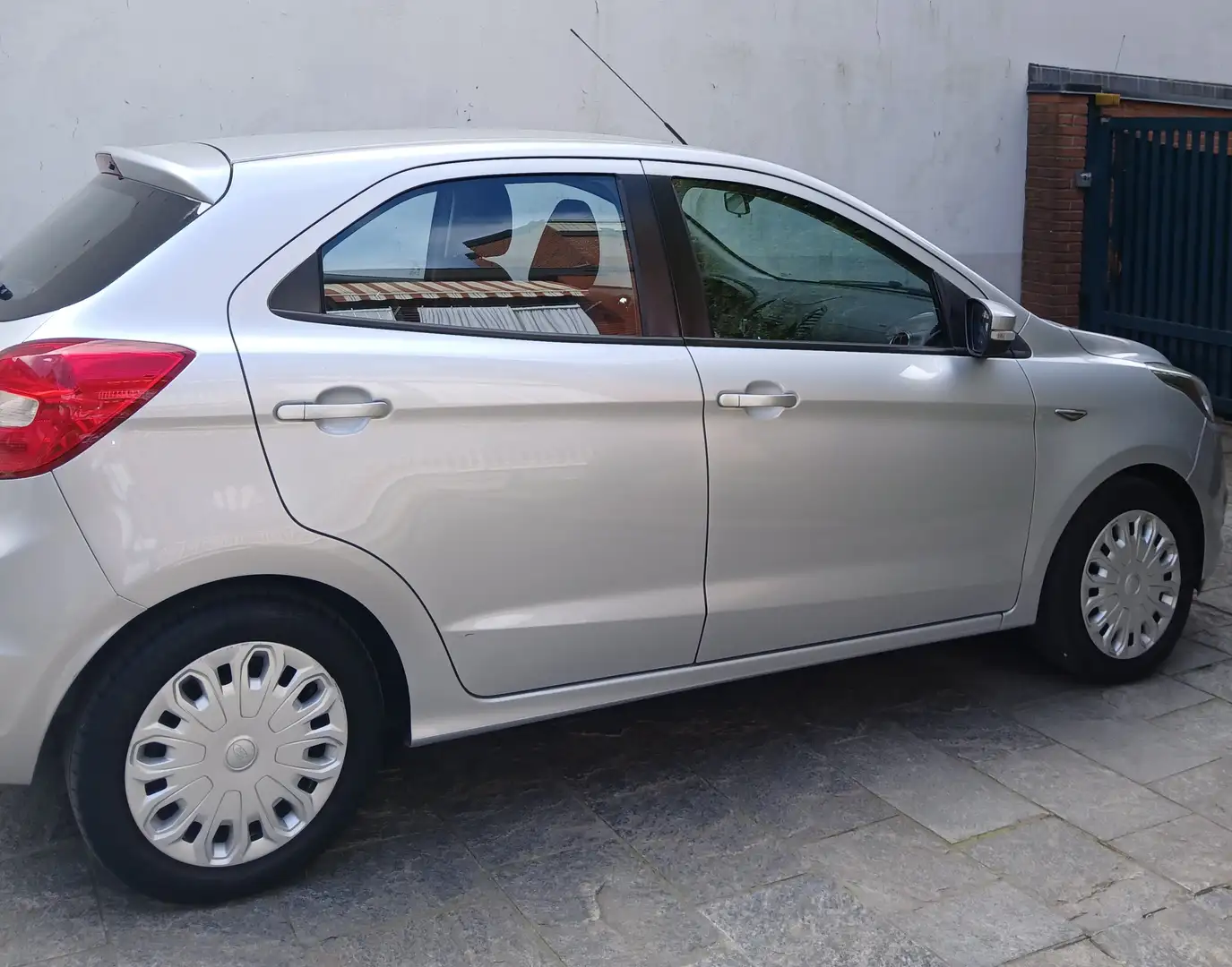 Ford Ka/Ka+ 1.2 70cv Plus Zilver - 1
