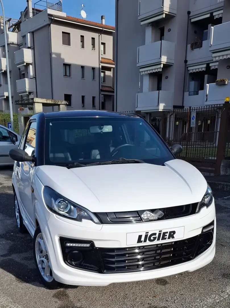 Ligier JS 50 Blanc - 1