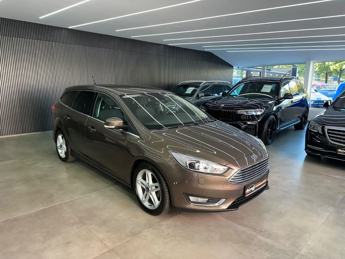 Ford Focus 1.0 Turnier Titanium*Keyless*Lenk.Hz*PDC* Braun - 1