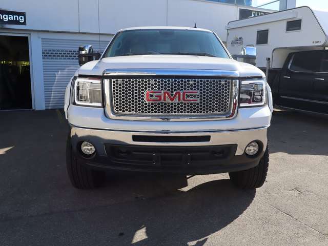 GMC Sierra 1500  5,3ltr V8 SLE LPG Höher Breiter LED