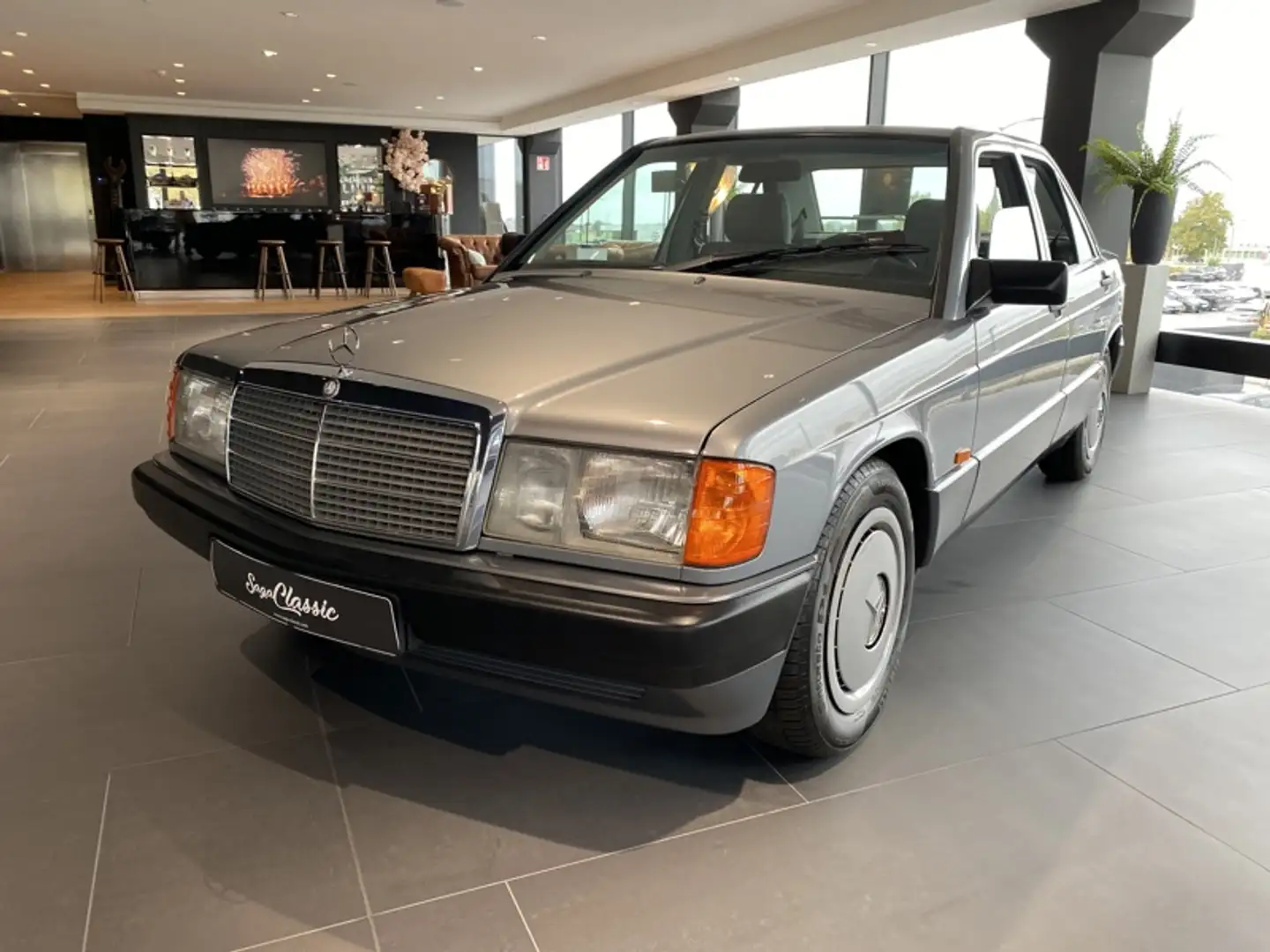 Mercedes-Benz 190 E W201 - 1