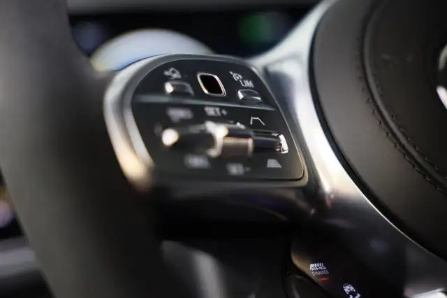 Mercedes-Benz Gle view 11