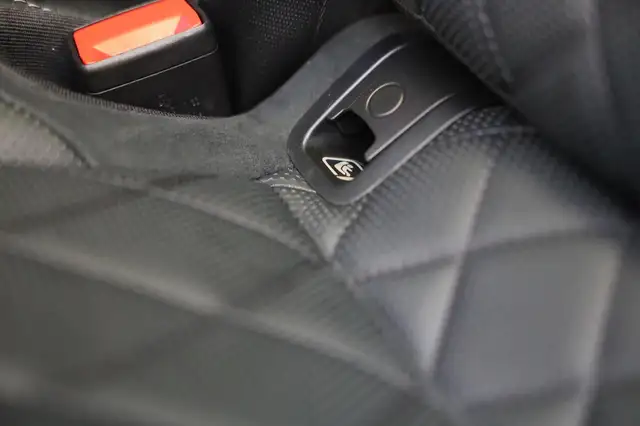 Mercedes-Benz Gle view 17