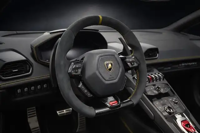 Lamborghini Huracan view 14