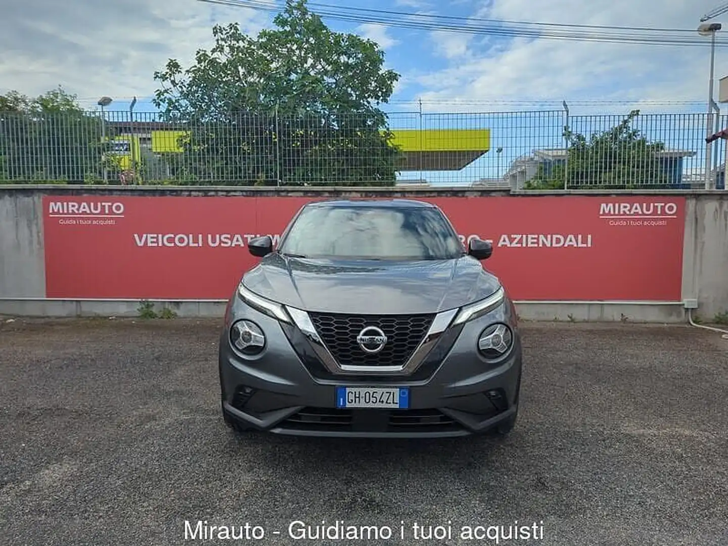 Nissan Juke 2ª serie Juke 1.0 DIG-T 114 CV Tekna Grigio - 2