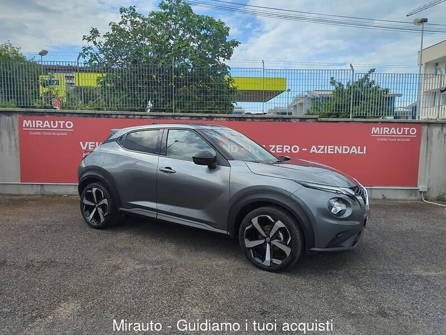 Nissan Juke 2ª serie Juke 1.0 DIG-T 114 CV Tekna Grigio - 1