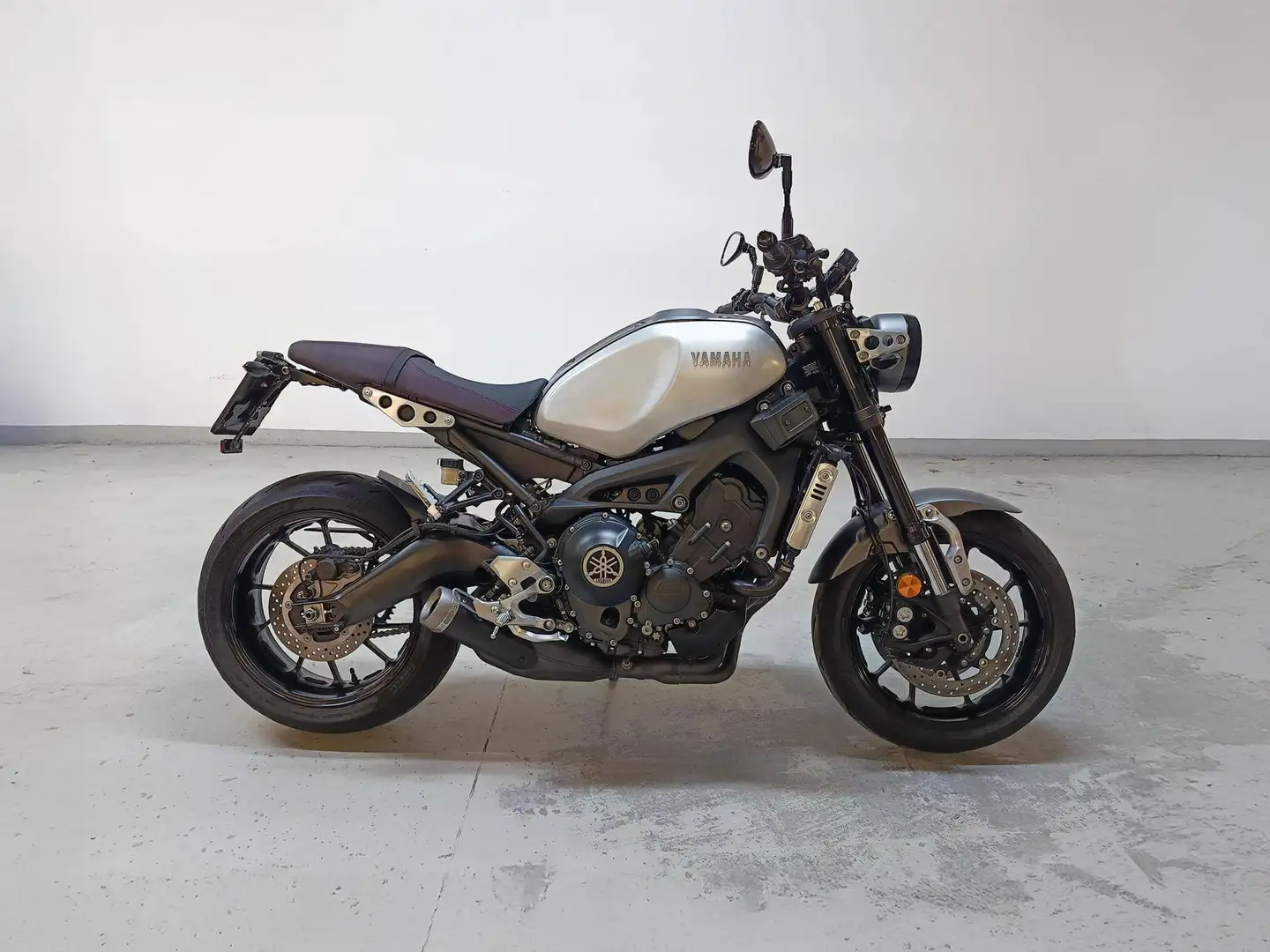 Yamaha XSR 900 Gris - 1
