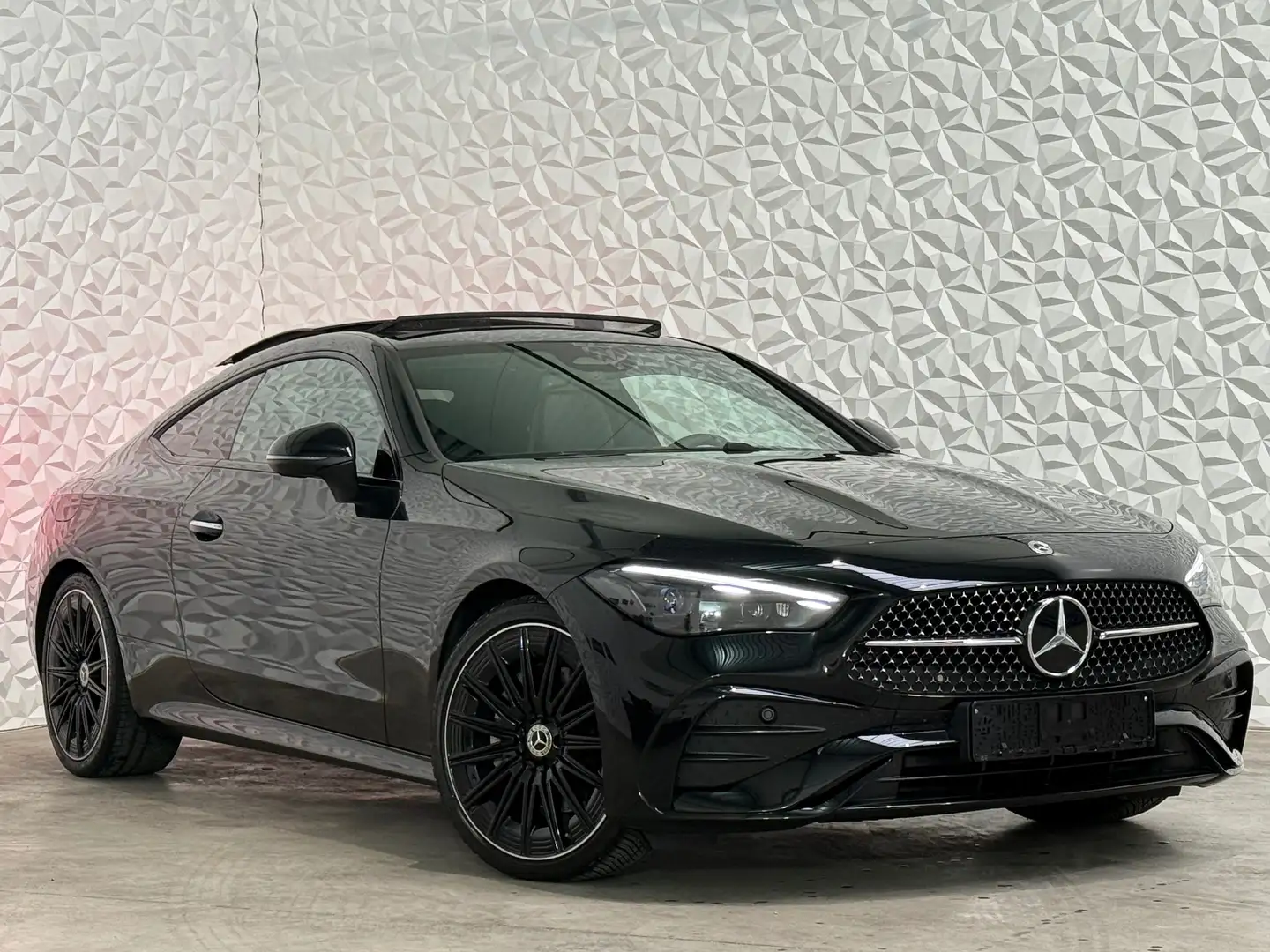 Mercedes-Benz CLE 220 Coupé d AMG Line Zwart - 2