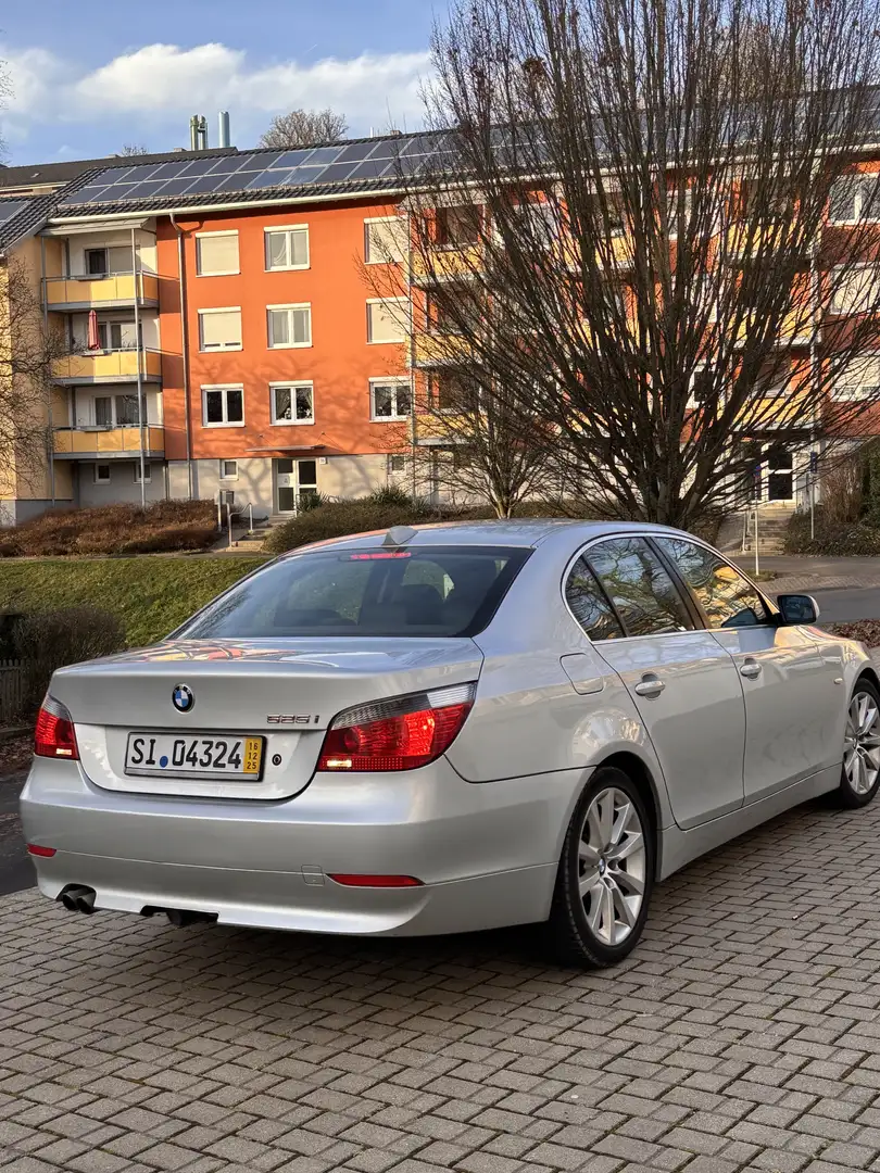 BMW 525 525i - 1