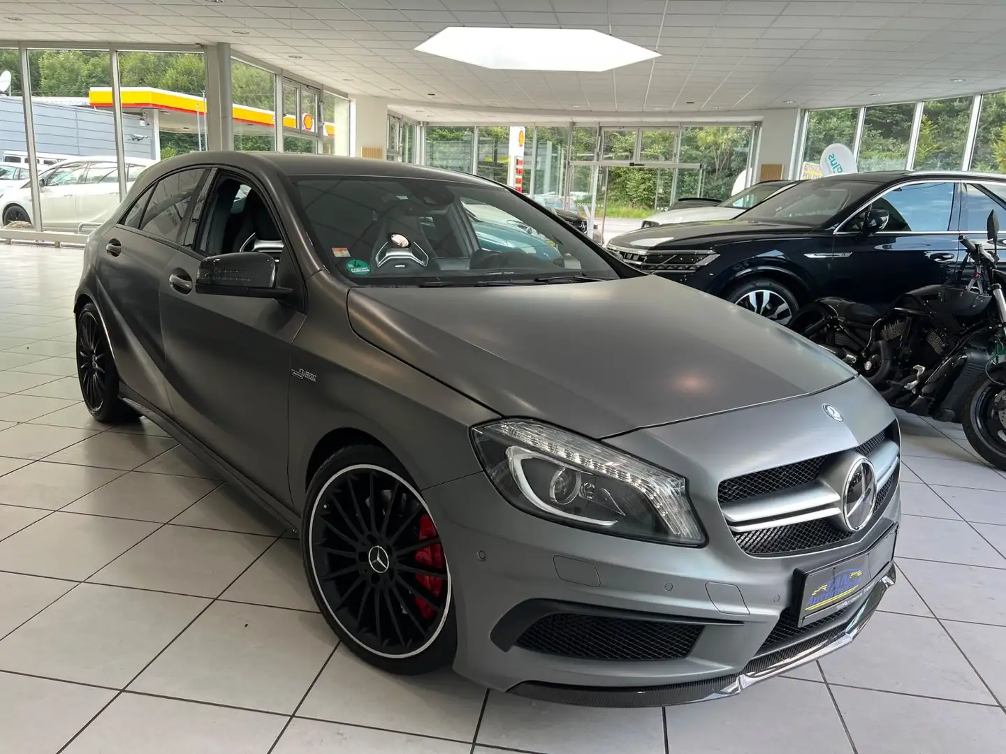 Mercedes-Benz A 45 AMG 4Matic*MATT-GRAU*PERFORMANCE SITZE&AUSP Grau - 1