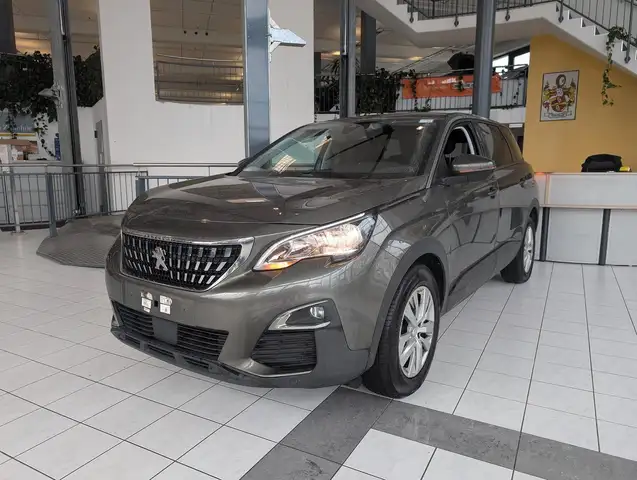 Peugeot 5008 Active 7-SITZER NAVI EAT8 KAMERA PDC