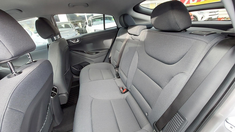 Hyundai IONIQ 1,6 GDi Plug-In PHEV Level 5 DCT Automatic — photo 15