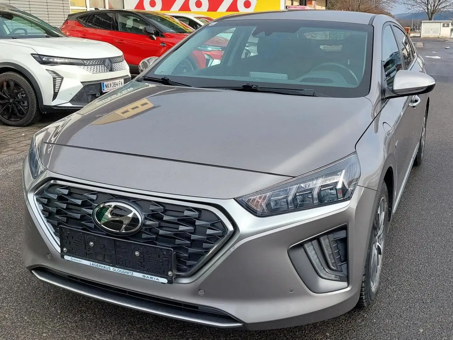 Hyundai IONIQ 1,6 GDi Plug-In PHEV Level 5 DCT Automatic Grau - 2