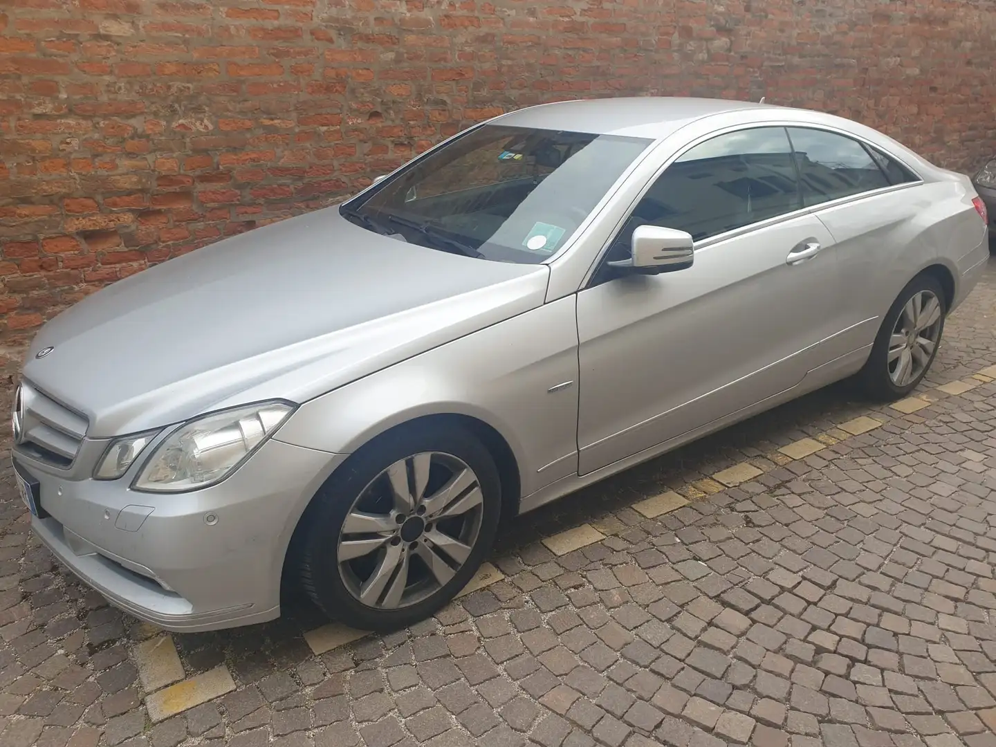 Mercedes-Benz 250 E Срібний - 2