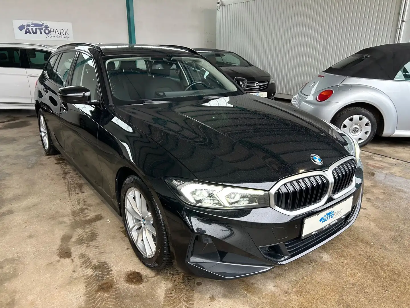 BMW 318 d Touring*Automatik*Navi*LED*Digitales Kombi Noir - 2