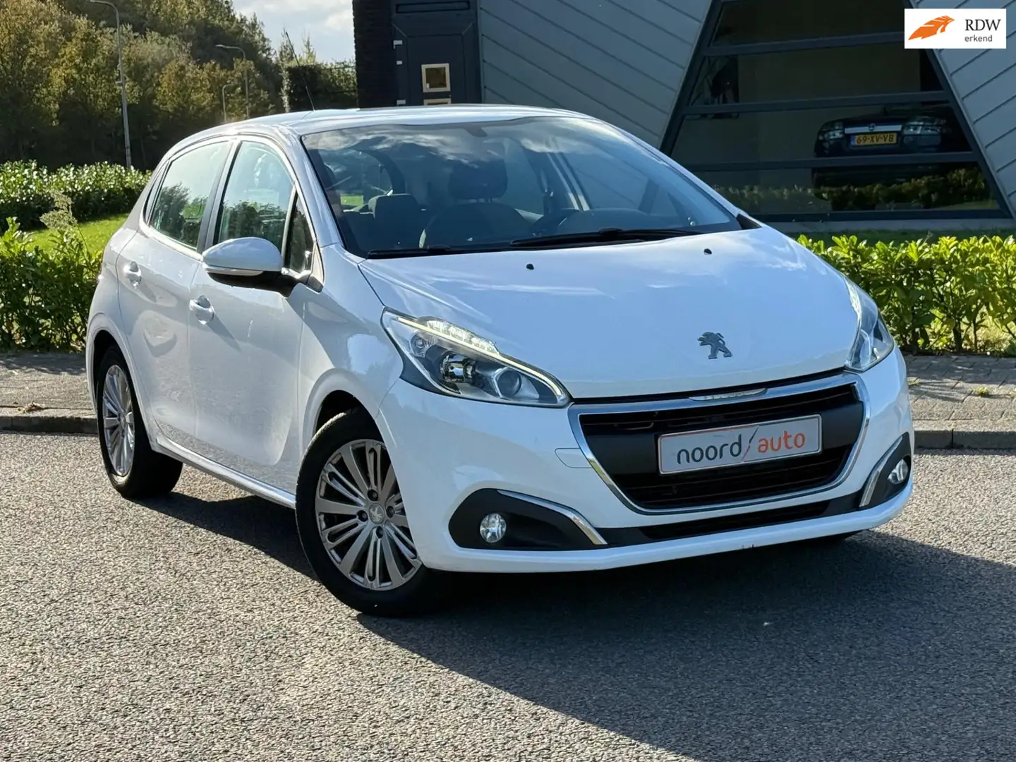 Peugeot 208 208 1.2 PureTech Active | Cruise | Airco | Wit - 1