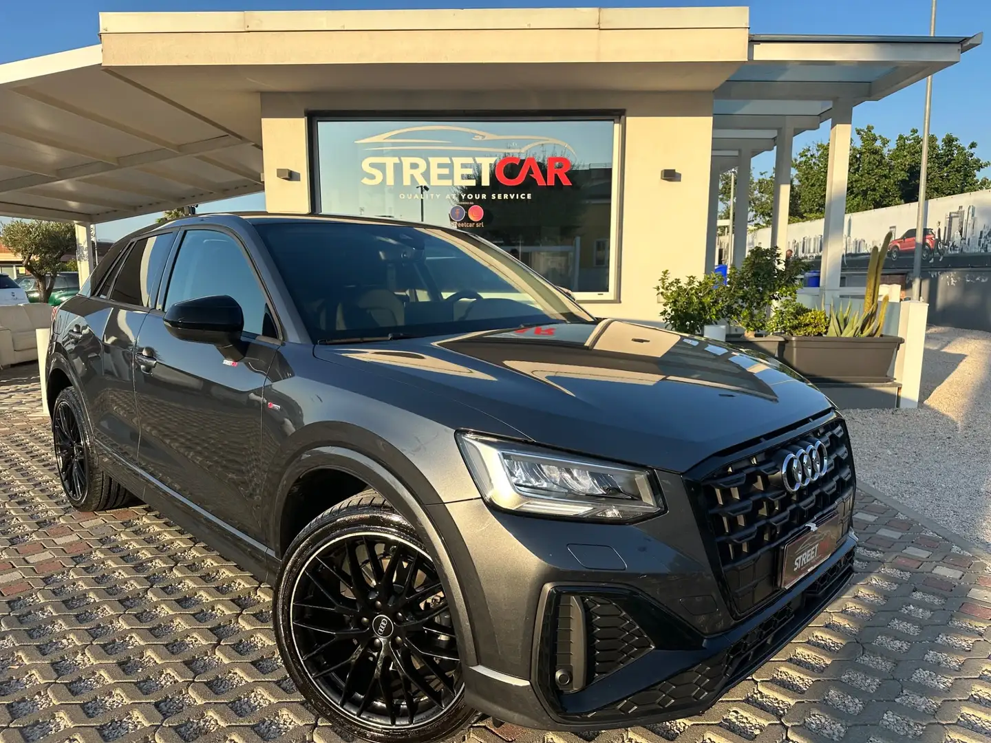 Audi Q2 35 TDI S tronic S line Edition Grigio - 1