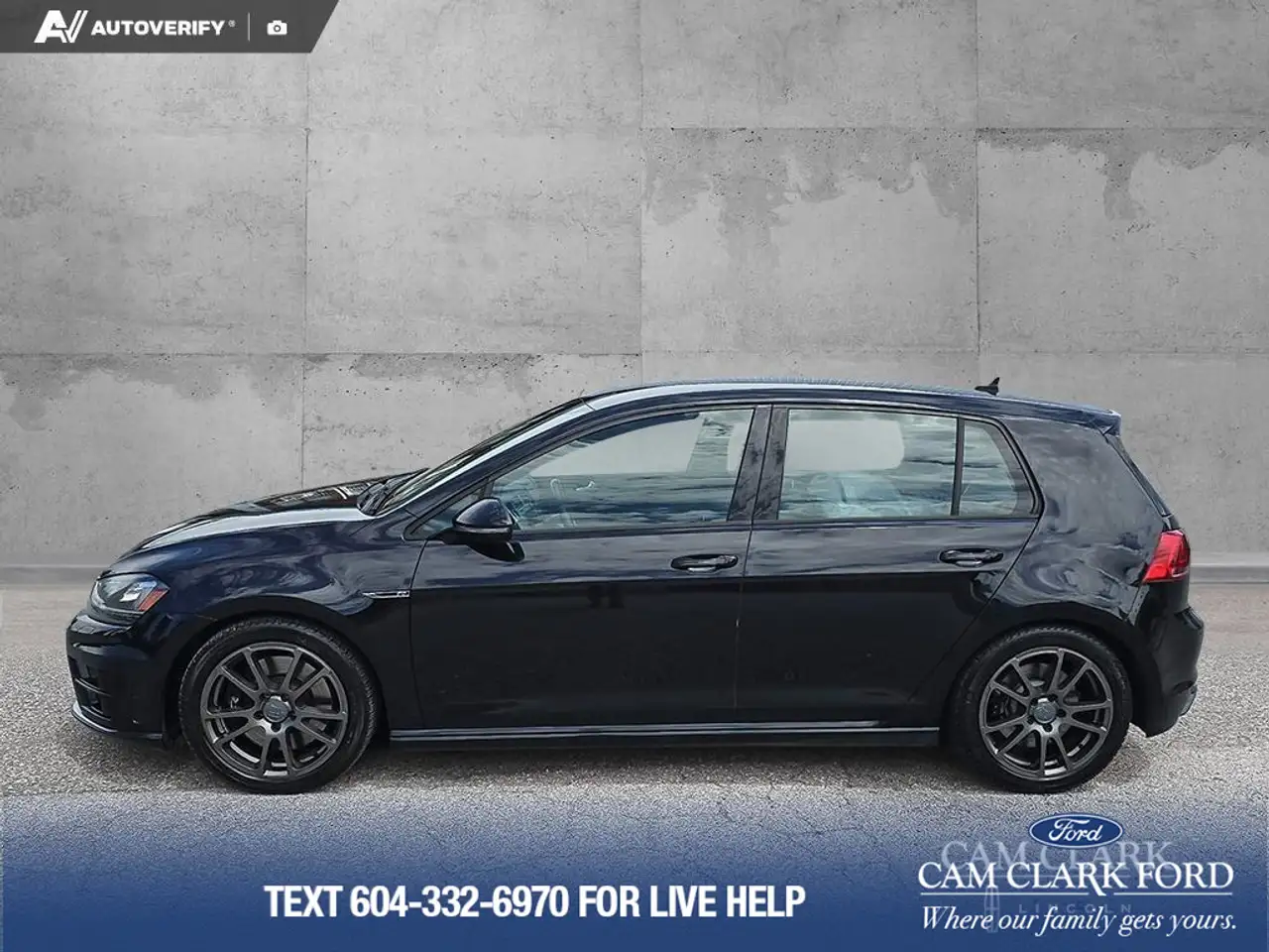 Volkswagen Golf R photo Volkswagen Golf R