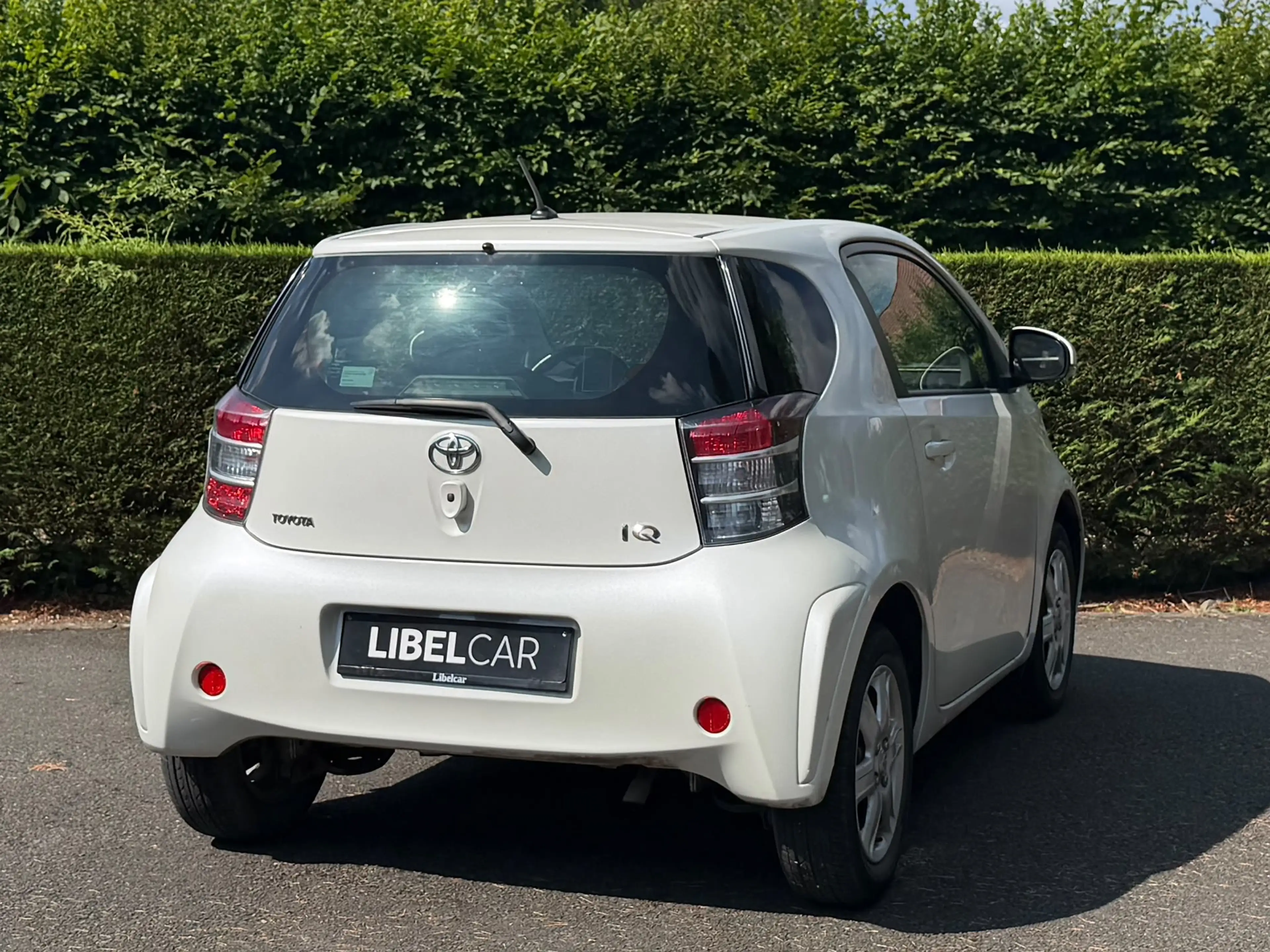 Toyota iQ Automatic  1.0i VVT-i Comfort Multidrive — photo 3