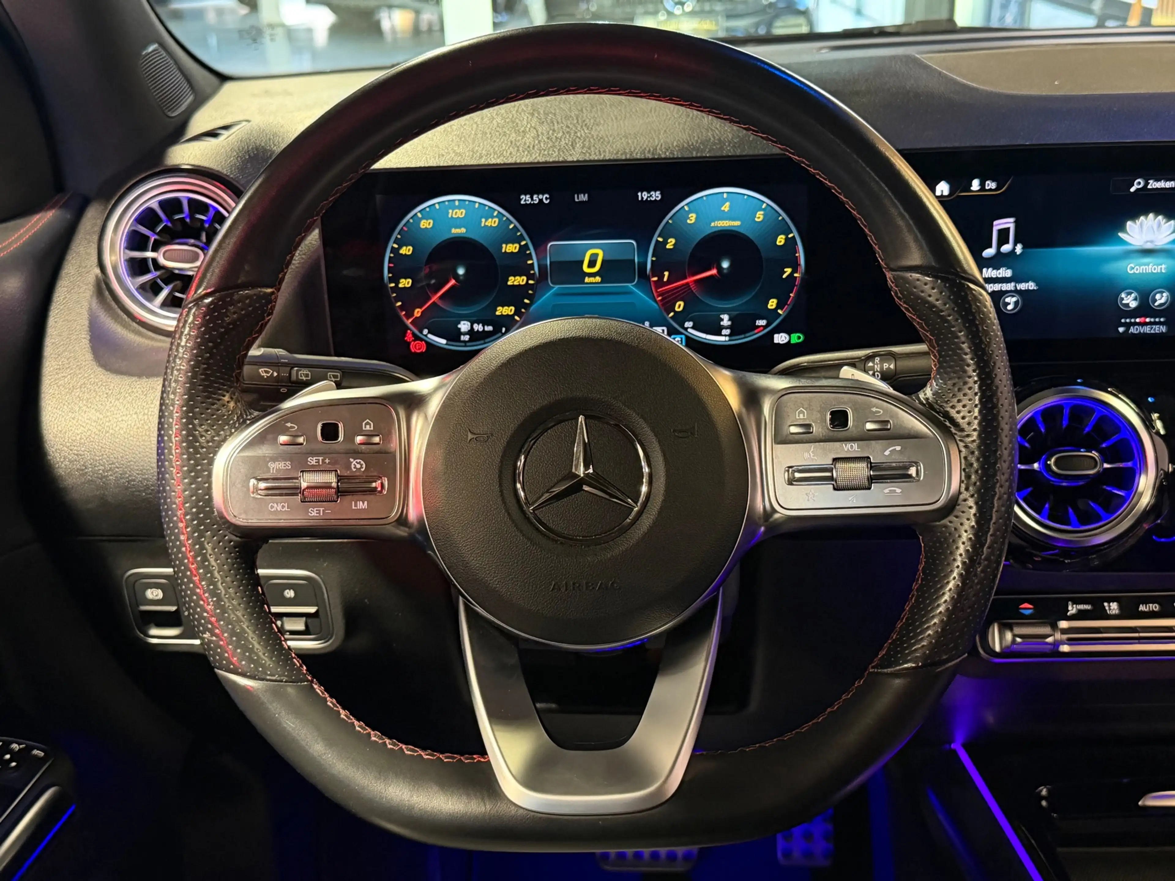 Mercedes-Benz GLA 250 4MATIC AMG Line Pano|360|Trekh|Burm|Keyl — photo 32