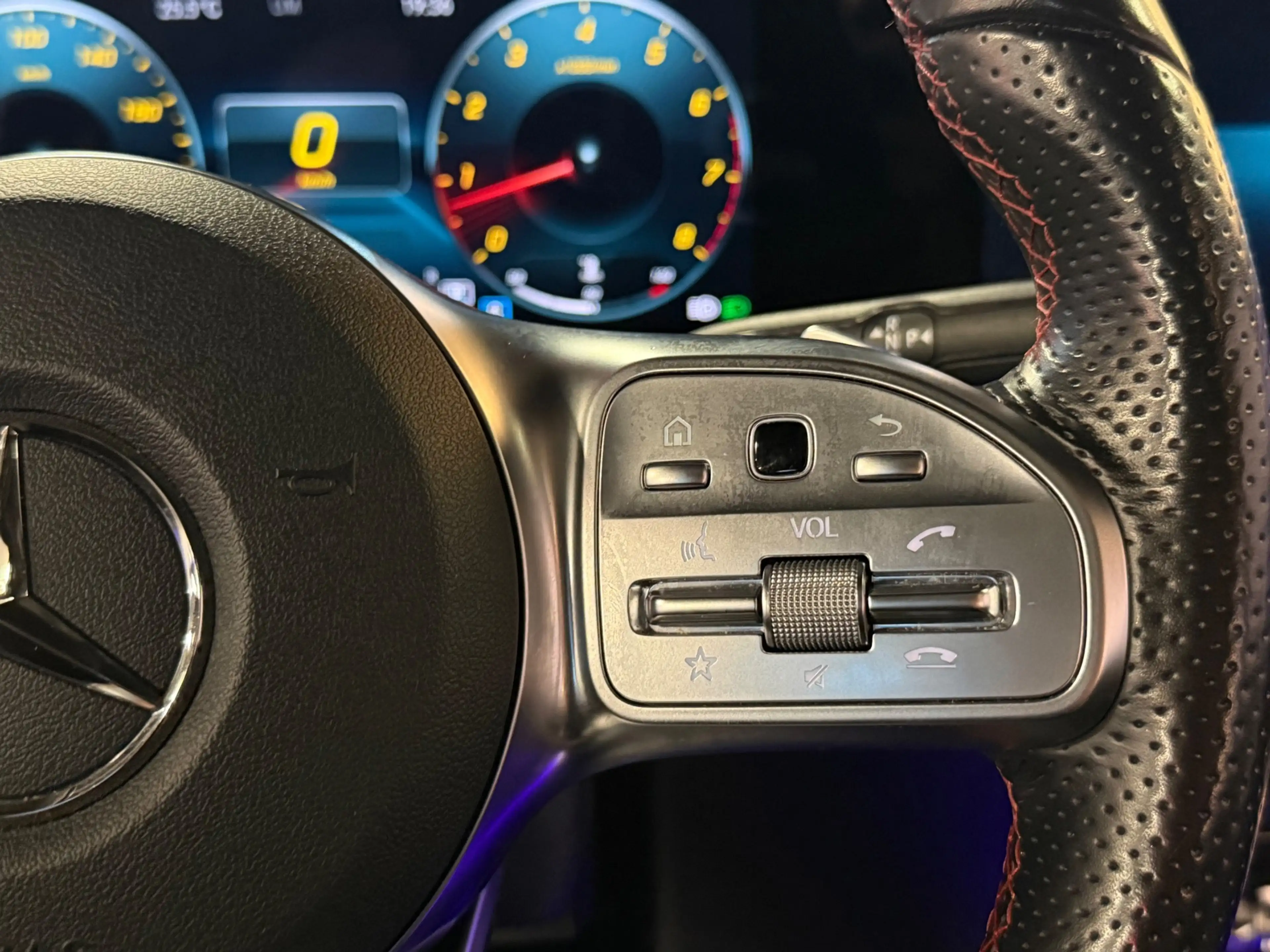 Mercedes-Benz GLA 250 4MATIC AMG Line Pano|360|Trekh|Burm|Keyl — photo 34