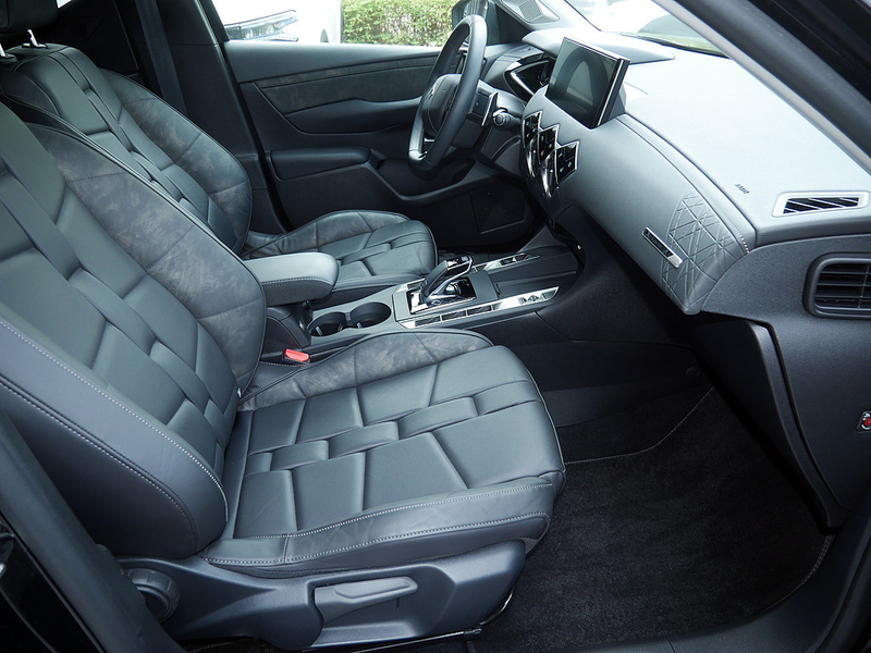 DS Automobiles DS 3 Crossback PureTech 130 Louvre NAVI LED — photo 8