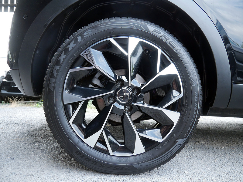 DS Automobiles DS 3 Crossback PureTech 130 Louvre NAVI LED — photo 5