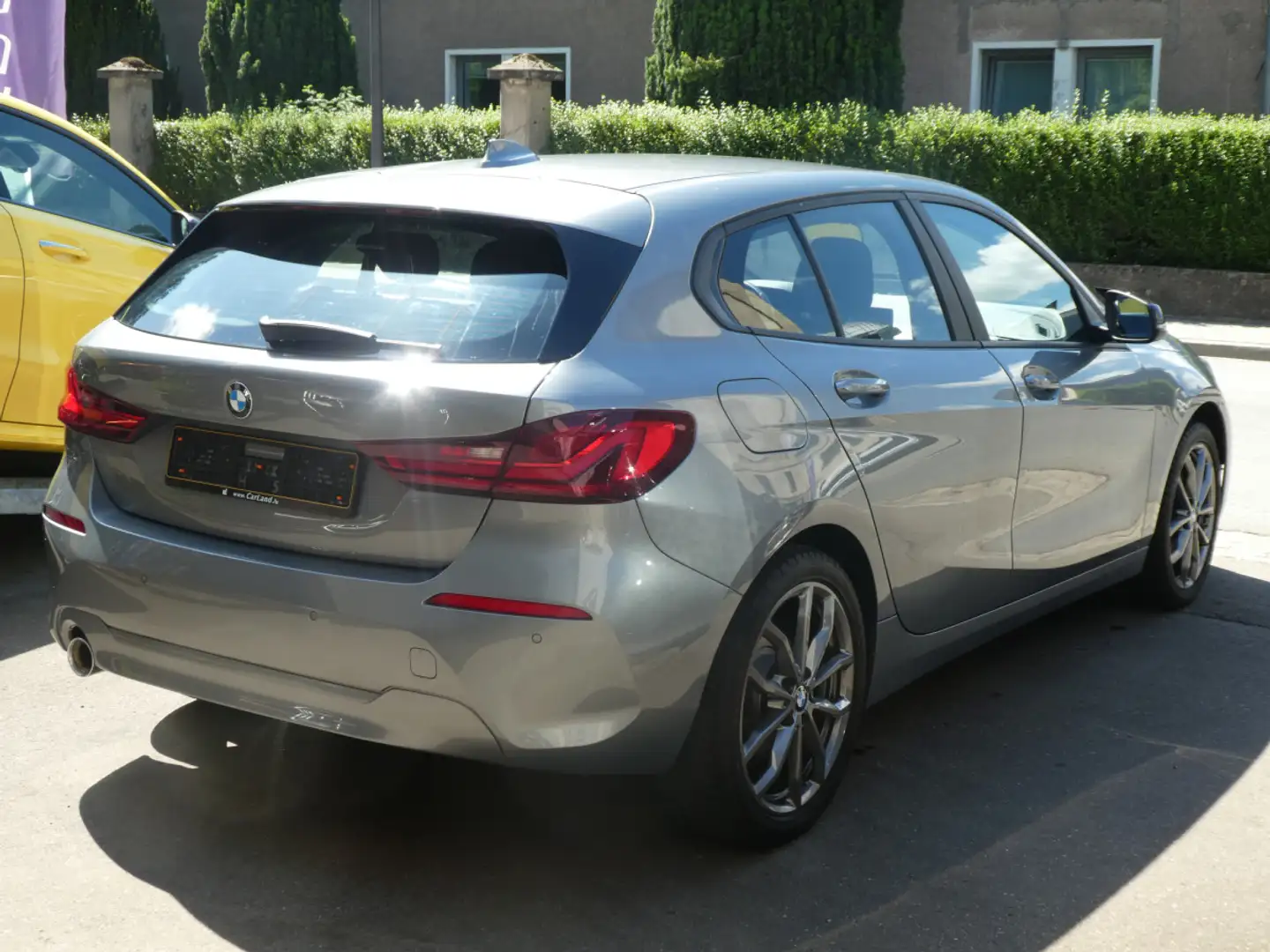 BMW 118 iA Pack Auto. Gris - 2