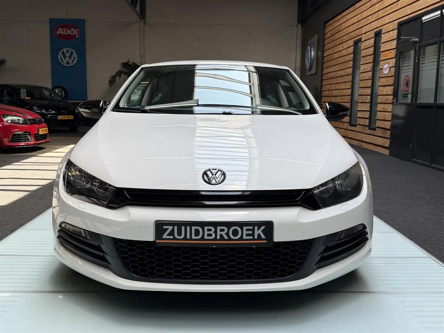Volkswagen Scirocco 1.4 TSI 122PK Airco PDC Wit - 2