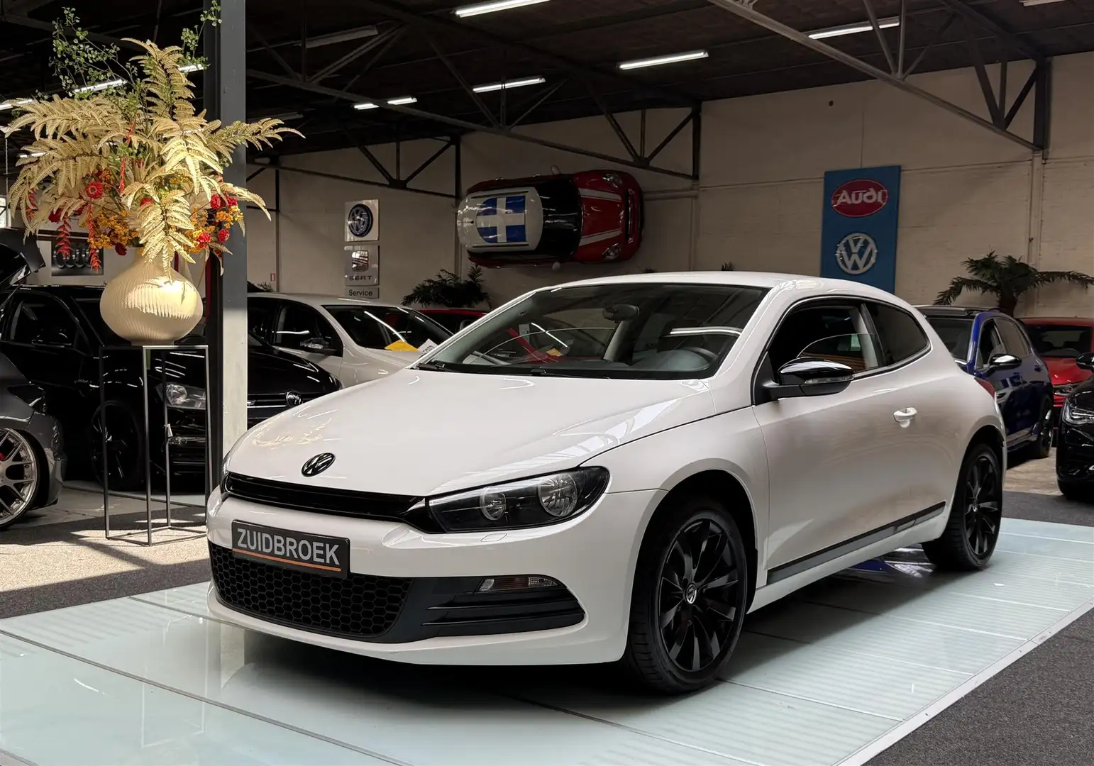 Volkswagen Scirocco 1.4 TSI 122PK Airco PDC Wit - 1
