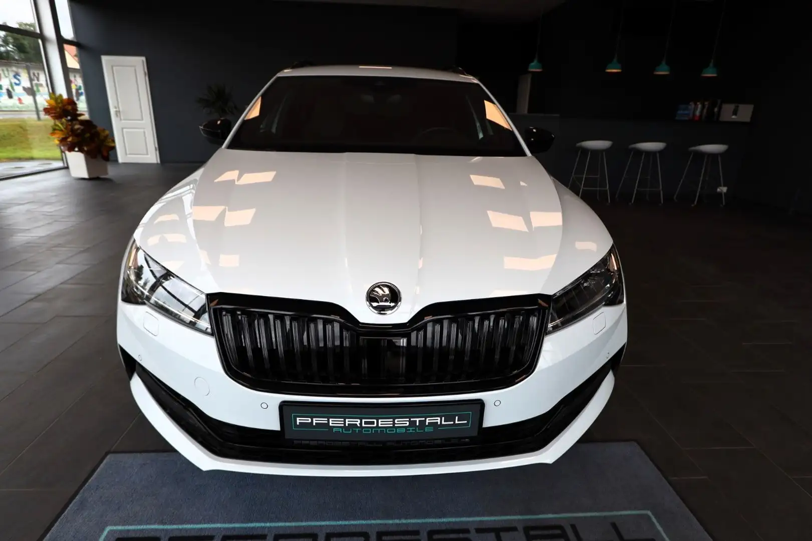 Skoda Superb Combi 2.0 TDI Sportline 4x4 CANTON AHK Weiß - 2