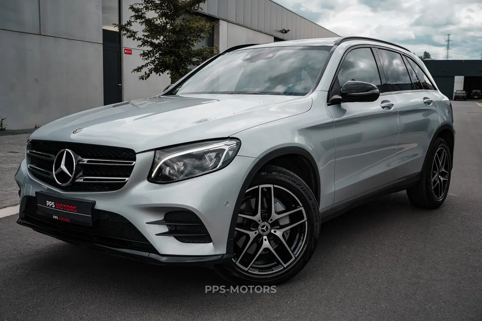 Mercedes-Benz GLC 220 d 4-Matic AMG PACK | HEADS UP | PANO | TREKHAAK! Argent - 1