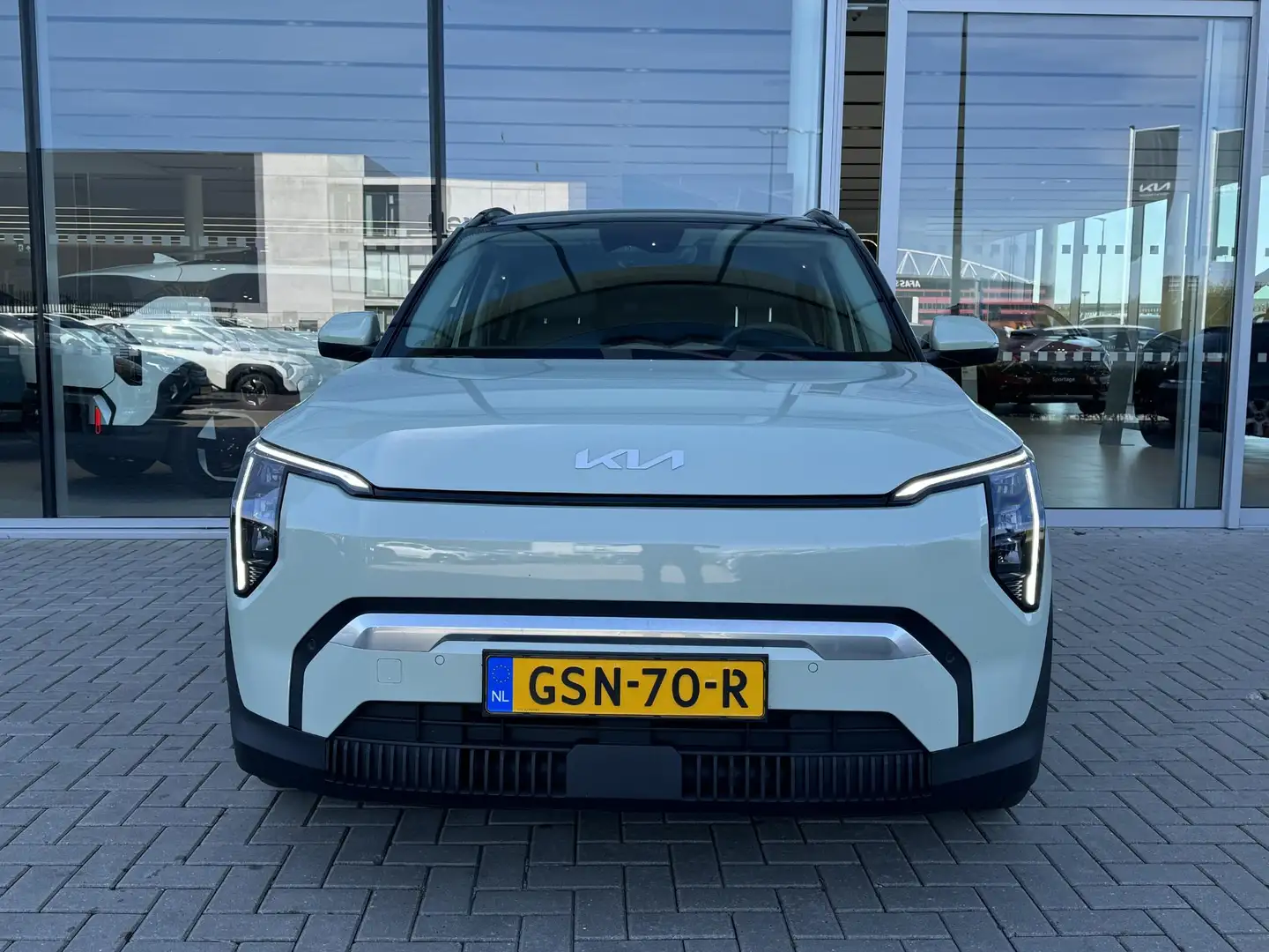 Kia EV3 Plus Advanced 81.4 kWh | Direct beschikbaar | Carp Groen - 2