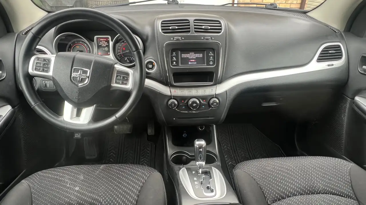 Dodge Journey снимка Dodge Journey