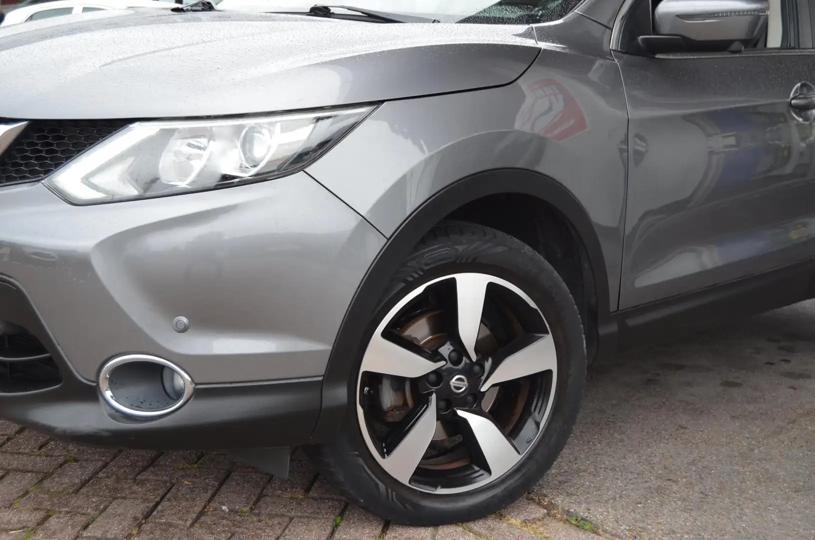 Nissan Qashqai 1.2 Connect Edition|77000KM|PANODAK|NAVI|TREKHAAK| Grijs - 2