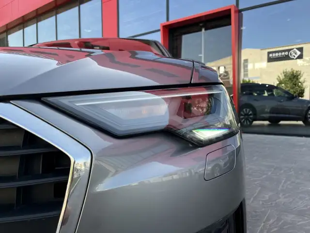 Audi A6 view 11