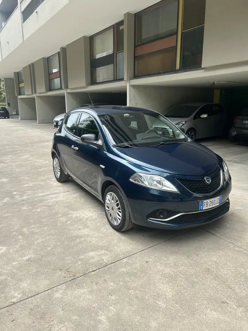 Lancia Ypsilon 1.2 Silver 69cv - 1