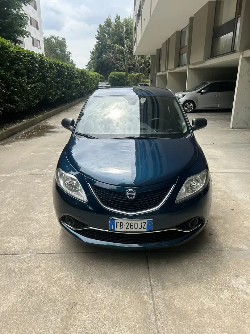 Lancia Ypsilon 1.2 Silver 69cv - 2