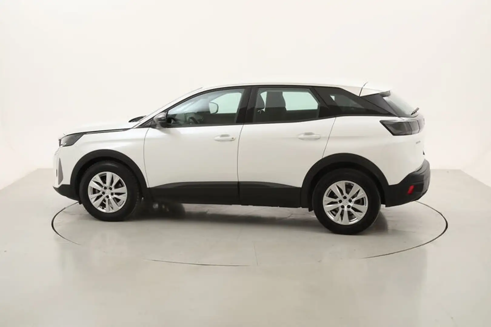 Peugeot 3008 Active Pack 1.2 Benzina 131CV Weiß - 2